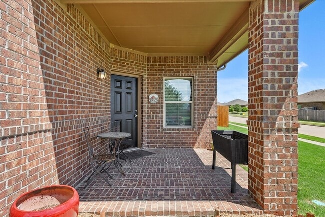 Building Photo - 5129 Meadow Ln