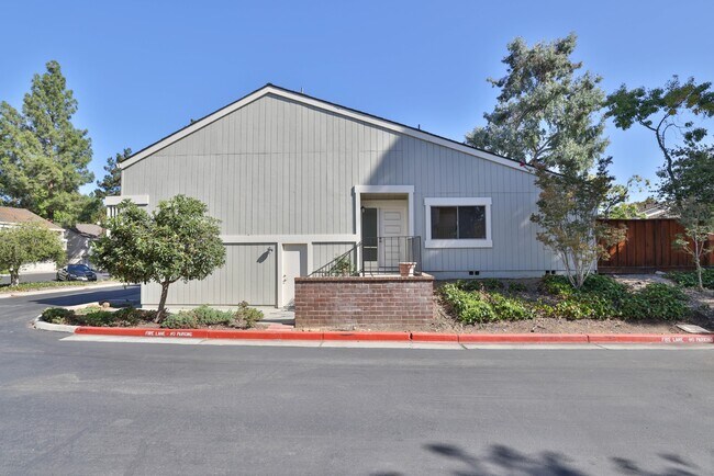 Building Photo - Newly renovated townhome in Cupertino with top schools and great amenities