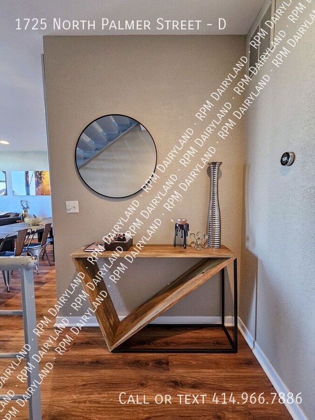 Building Photo - Stunning Brewer's Hill Townhome, 5 floors,...