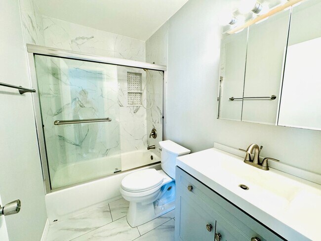 Building Photo - Cerritos, home