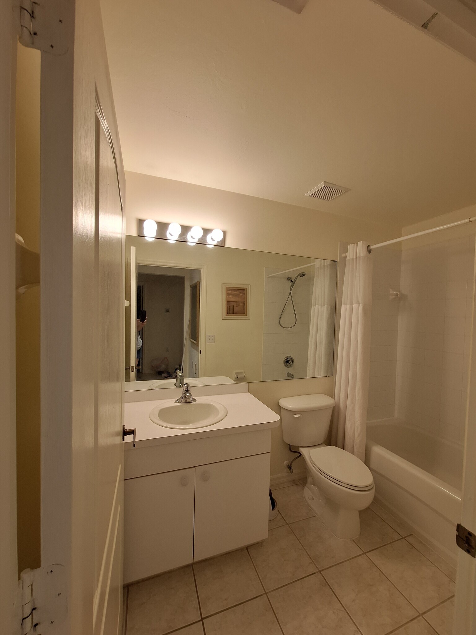 Second bathroom - 21301 Lancaster Run