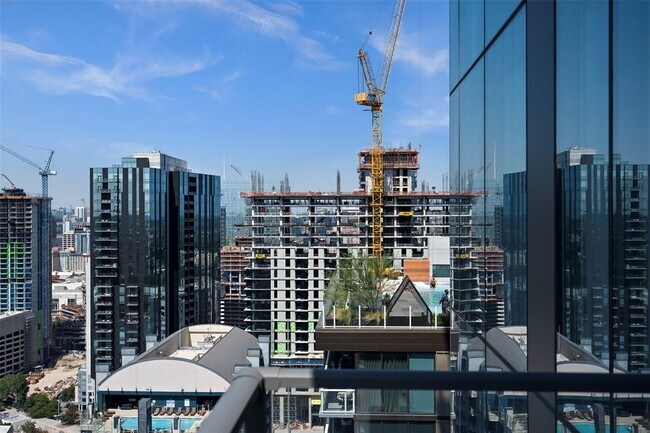 Building Photo - 44 East Ave