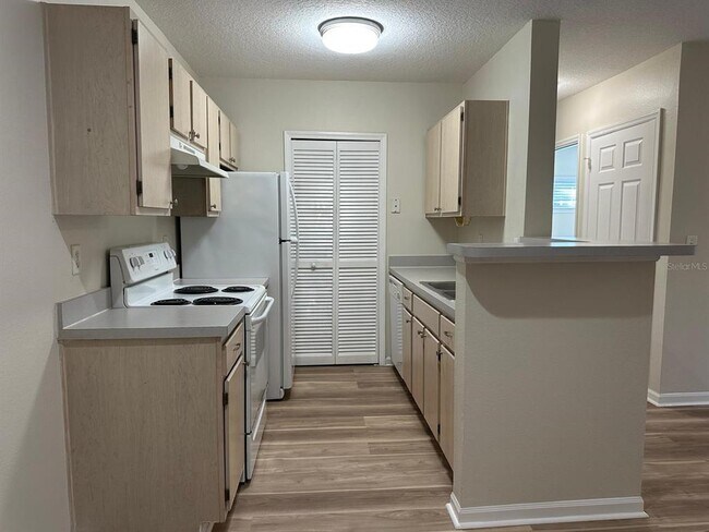 Building Photo - 4308 S Kirkman Rd