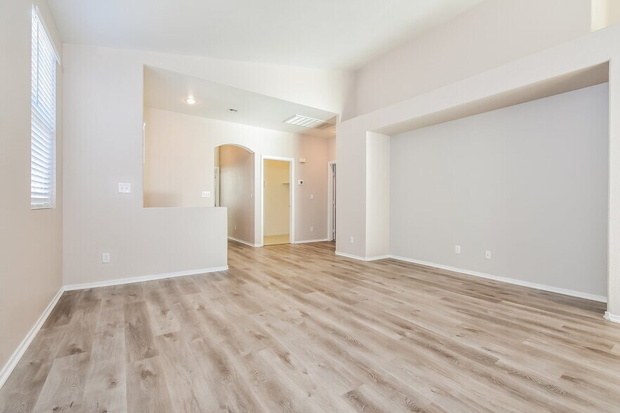Building Photo - 9660 Flying Eagle Ln