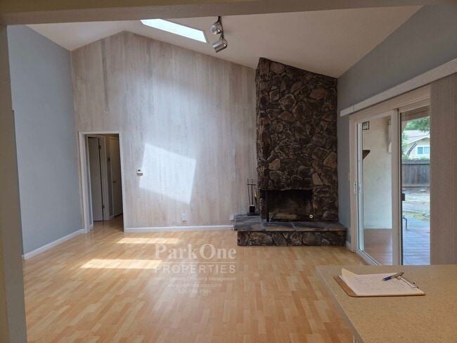 Building Photo - Larkey Park Single Level Home In Walnut Creek