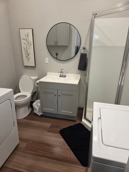 Building Photo - 5833 Homewood Dr