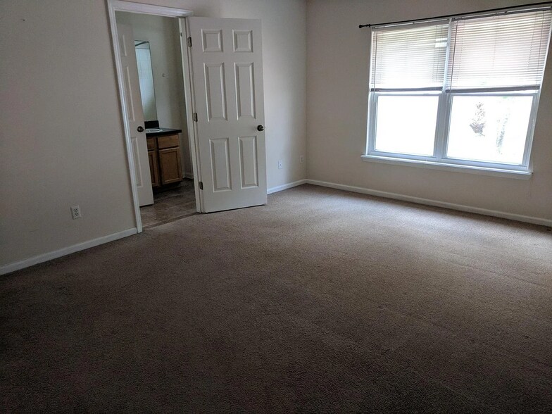 Master Bedroom - 23996 Creek Parke Cir