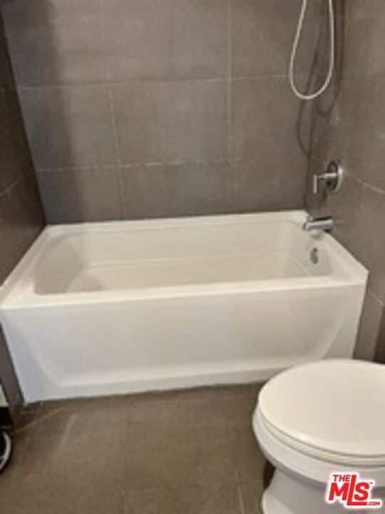 Building Photo - 4260 Vía Arbolada