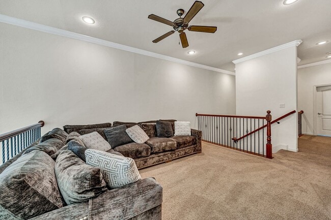 Building Photo - Gorgeous Townhome in The Villas of Hollytree!