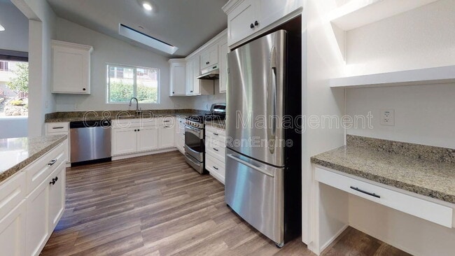 Building Photo - 419 Watson St