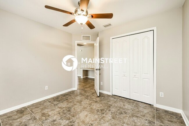 Building Photo - 3 Bedroom Pet-Friendly Home in Lehigh Acre...