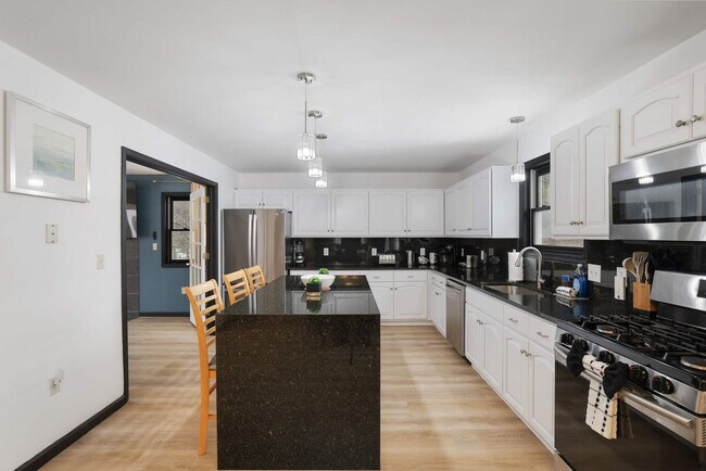 Building Photo - 153 Bull Run