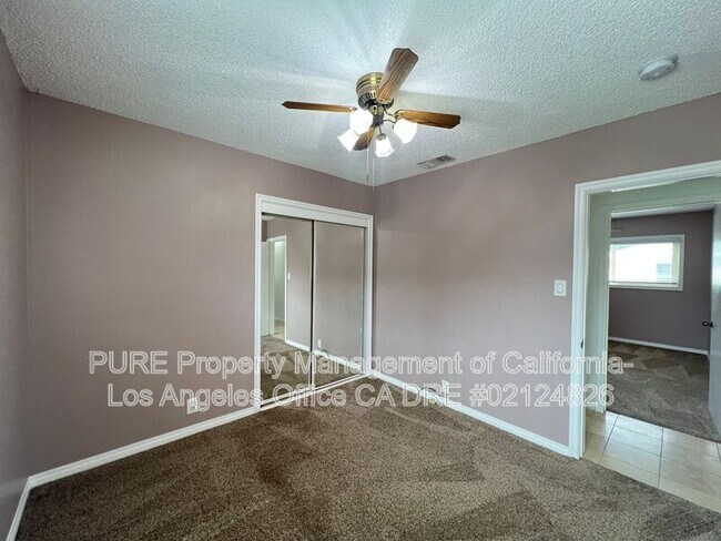 Building Photo - 2667 S Dolphin St