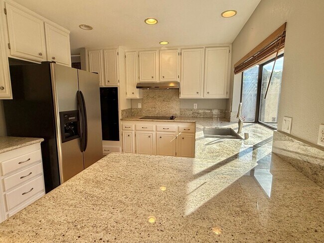 Building Photo - BLOSSOM VALLEY - bright and airy 4-bedroom...