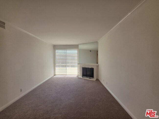 Building Photo - 8505 Gulana Ave