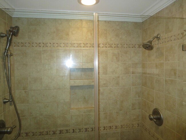 Building Photo - 102 Cypress Cir