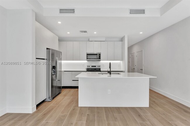 Building Photo - 1533 NW 94th Ave
