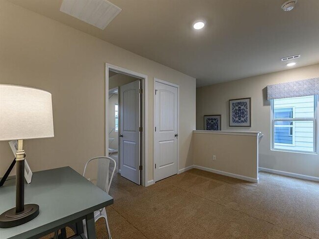 Building Photo - 151 Centennial Ridge Dr
