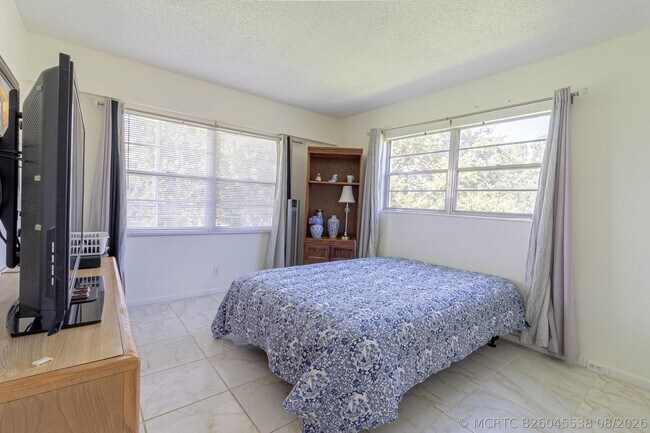 Building Photo - 158 Mansfield D