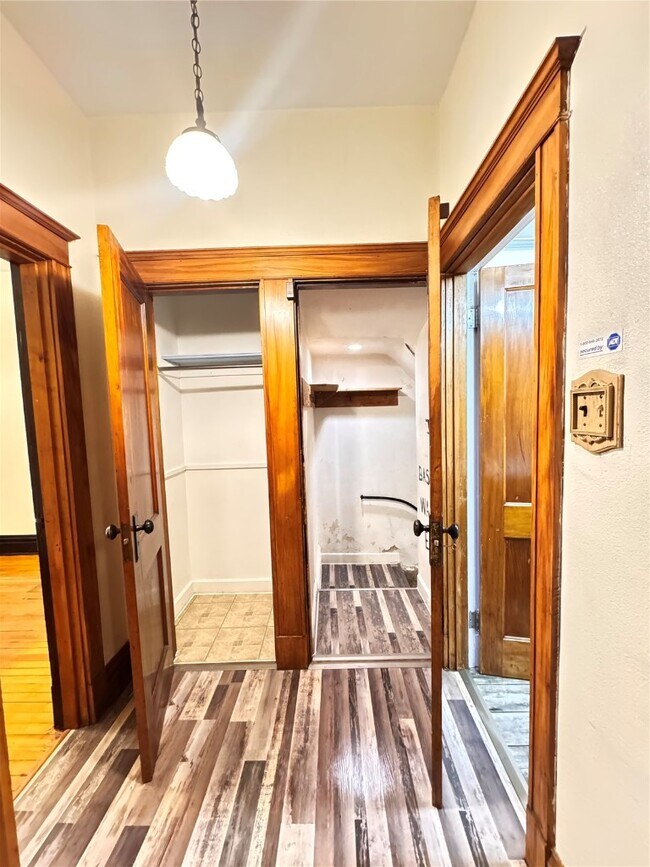 Building Photo - 4250 Michigan Ave