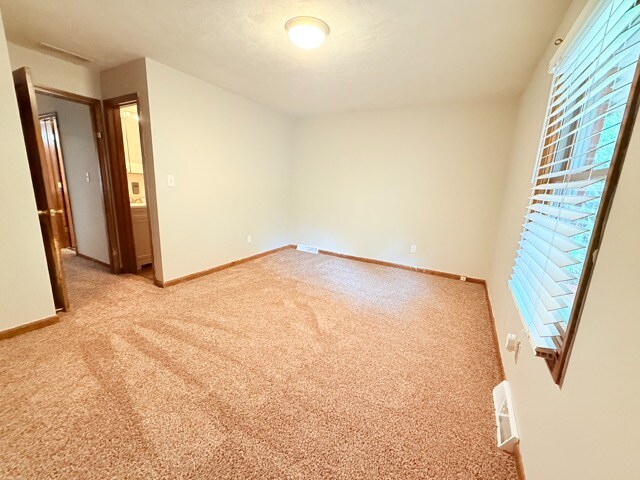 Building Photo - 613 Covered Bridge Rd