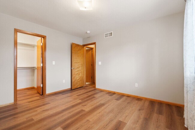 Building Photo - 3-Bedroom Ranch Home Close to Downtown Wellington