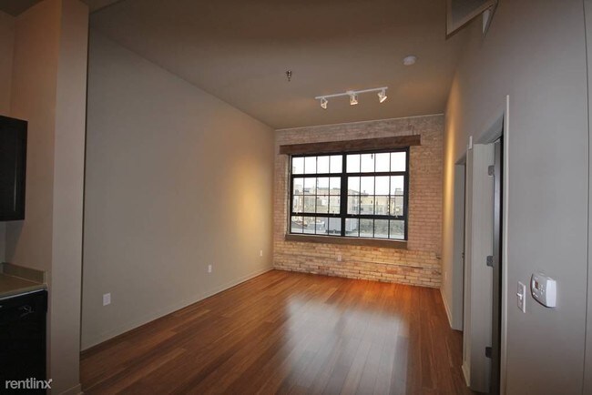 Building Photo - 100 Commerce Ave SW