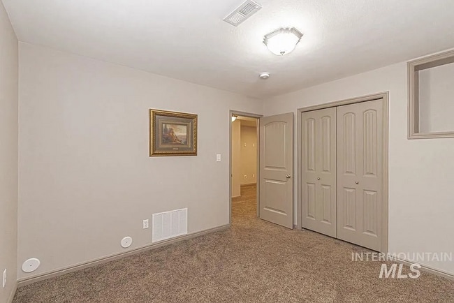 Building Photo - 2221 Frontier Dr