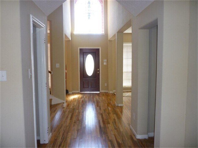 Building Photo - 1123 Elmgrove Park Ln