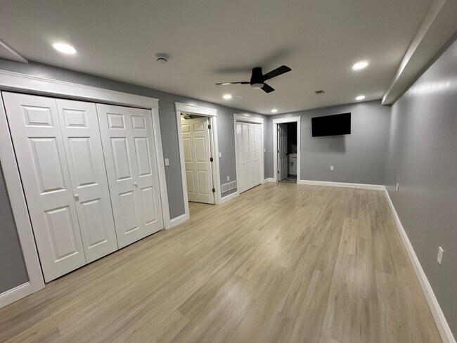 Building Photo - 1631 Jenna Dr