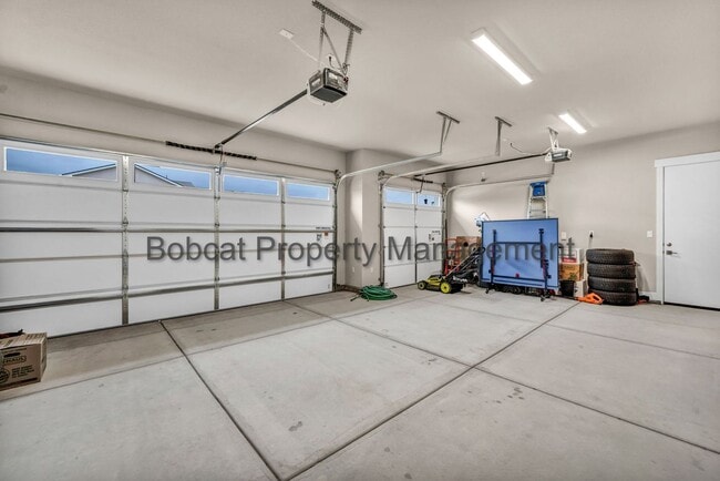 Building Photo - 698 Sage Grouse Lp
