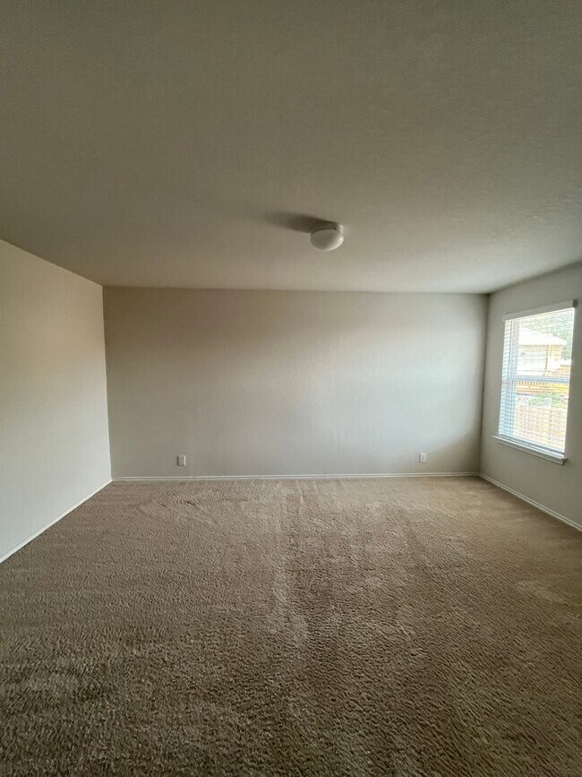Building Photo - 6218 Tadpole Bluff