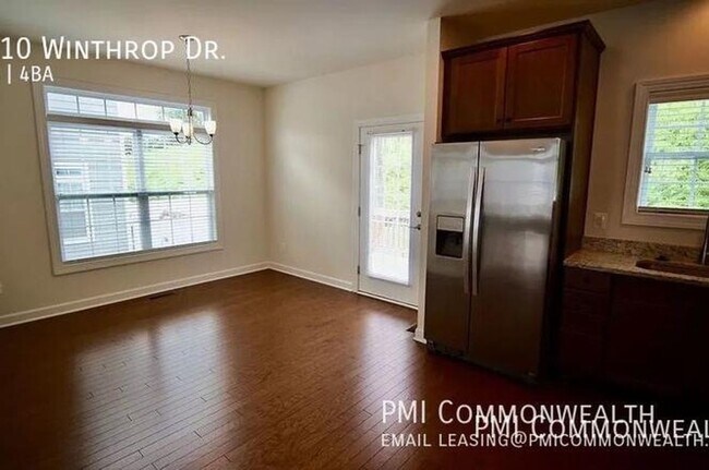 Building Photo - 2410 Winthrop Dr