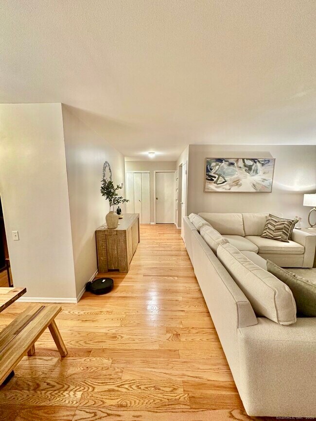 Building Photo - 13 Keeler Close