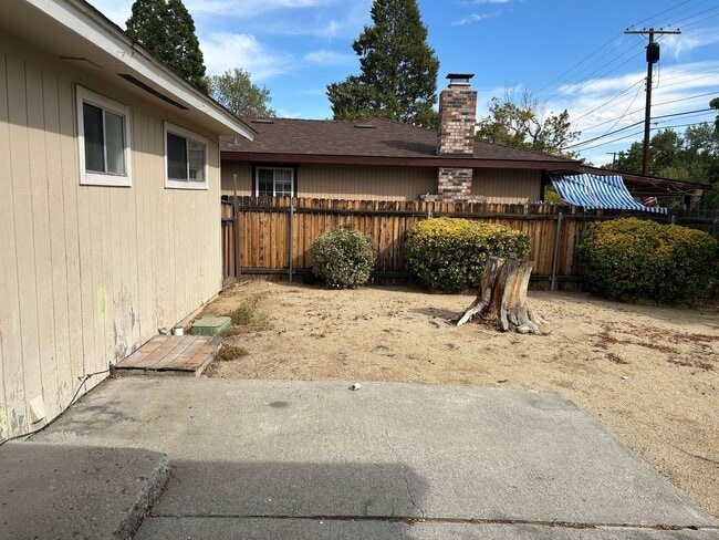 Building Photo - **SPARKS SINGLE STORY HOME**