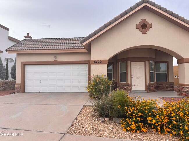 Building Photo - 6700 Hermoso Del Sol Dr