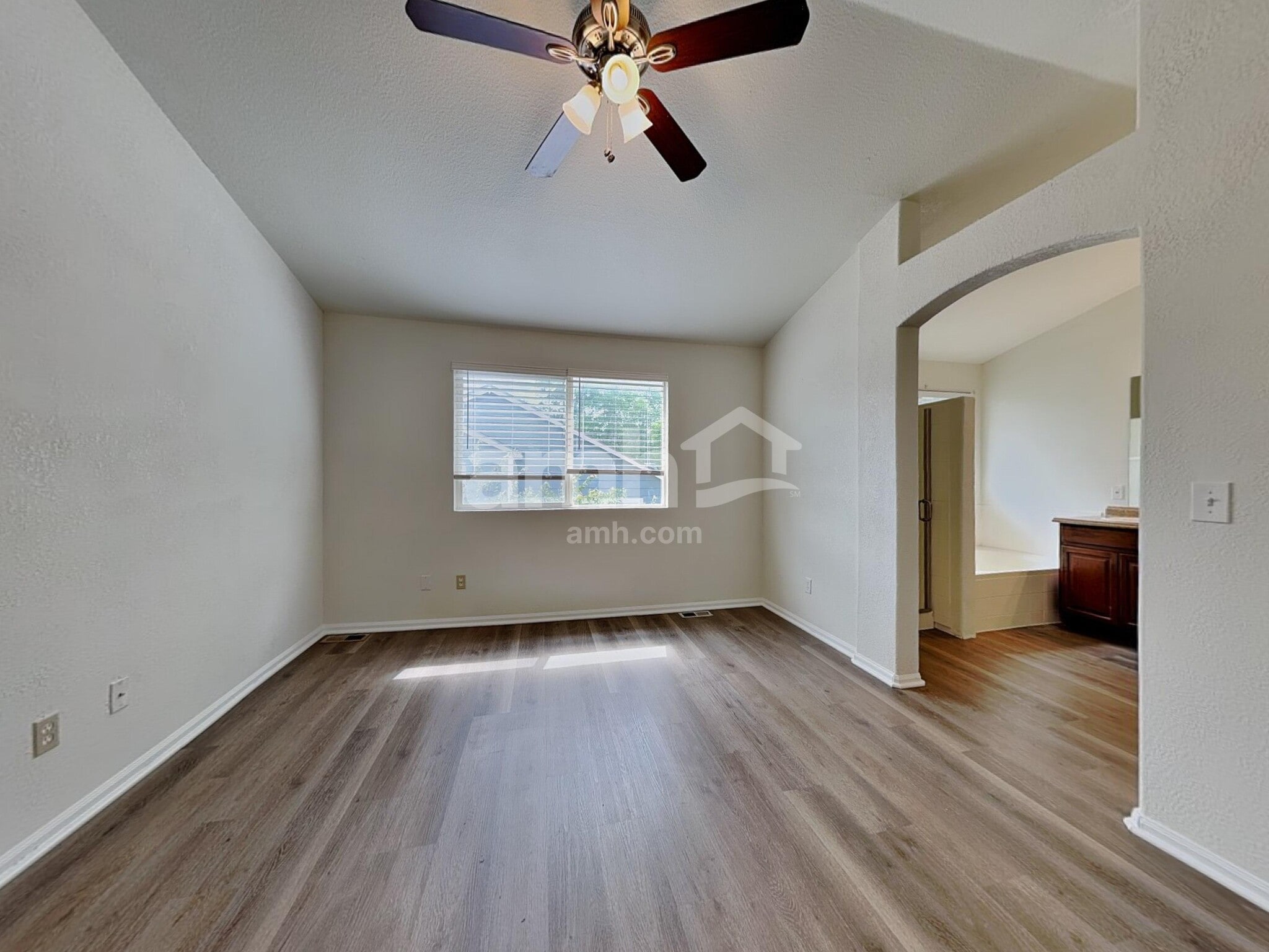 Building Photo - 8433 Golden Eye Dr