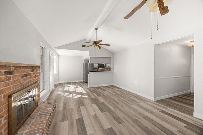 Building Photo - 19411 Long Lake Dr