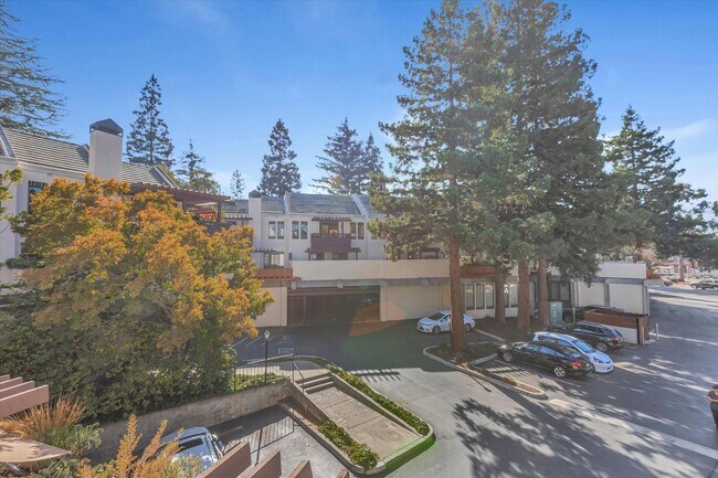 Building Photo - 181 Centre St