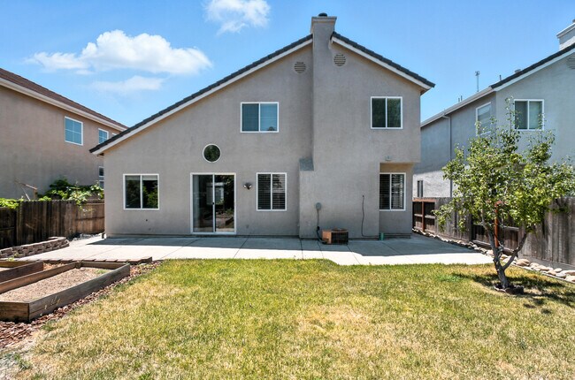 Building Photo - 9437 Red Spruce Way