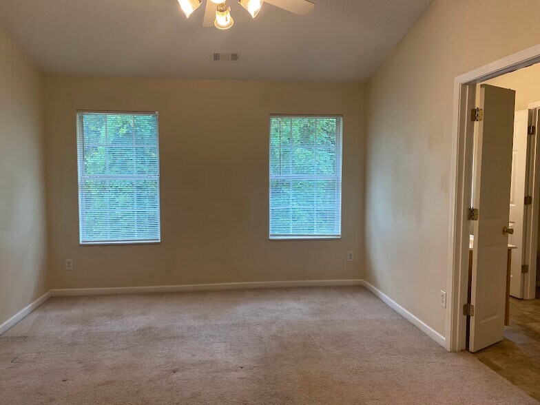 2ND MASTER BEDROOM - 2858 Parkway Close