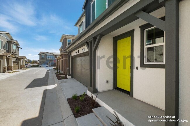 Building Photo - 146 W Ft Bragg Pl