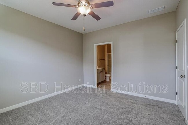Building Photo - 27306 E Oak Vw Dr