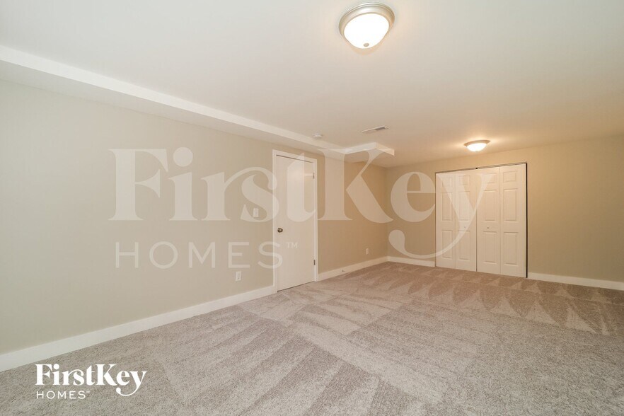 Building Photo - 3980 Willow Ridge Rd