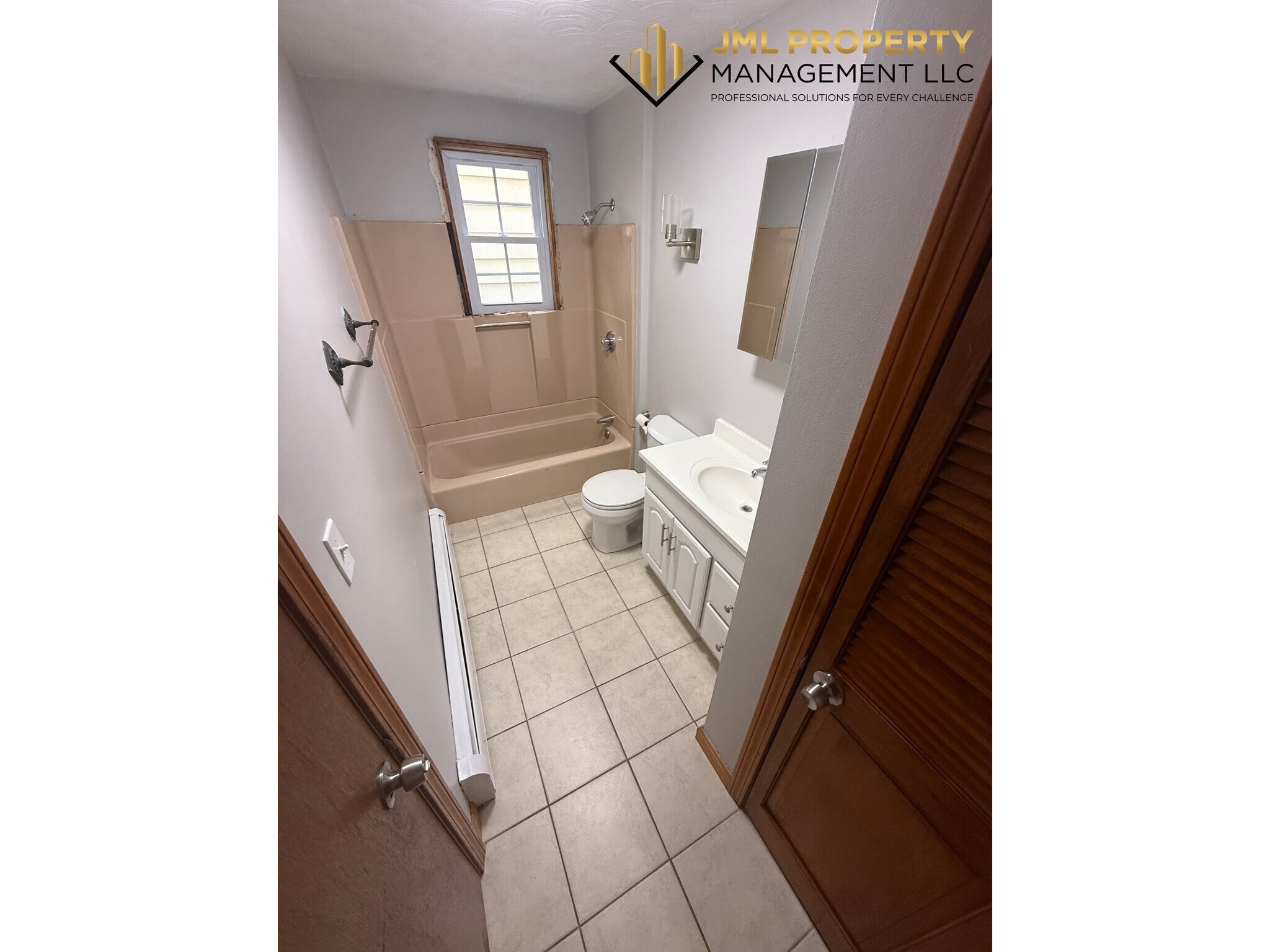 Building Photo - 52 Pitman St