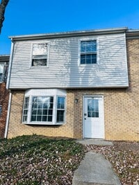 Building Photo - Spacious Townhome in Blacksburg, VA.