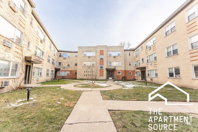 Building Photo - 1319 W Sherwin Ave