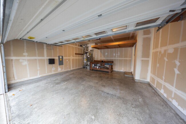 Building Photo - Three bedr. one level home in Washougal - Fenced yard