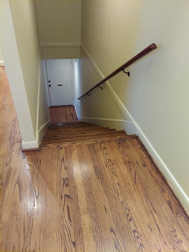 Building Photo - 2821 Eastgrove Ln