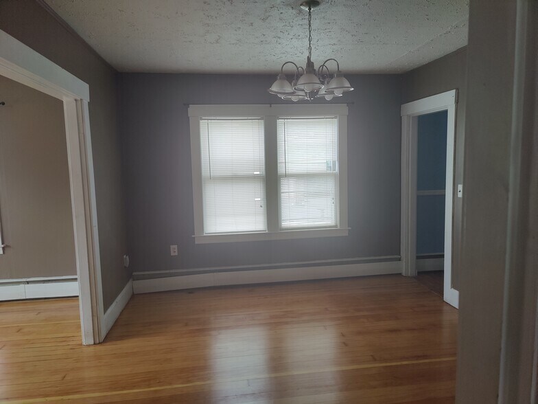 Building Photo - 143 Charles St